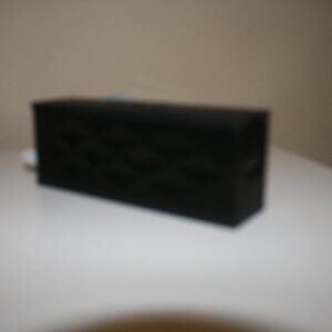 JAWBONE PORTABLE SPEAKER